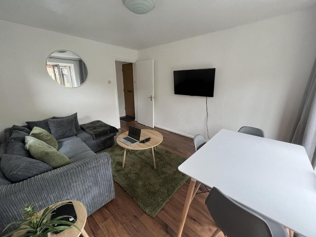 Canary Wharf Haven - Spacious & Homely Entire 1 Bedroom Flat London Eksteriør bilde